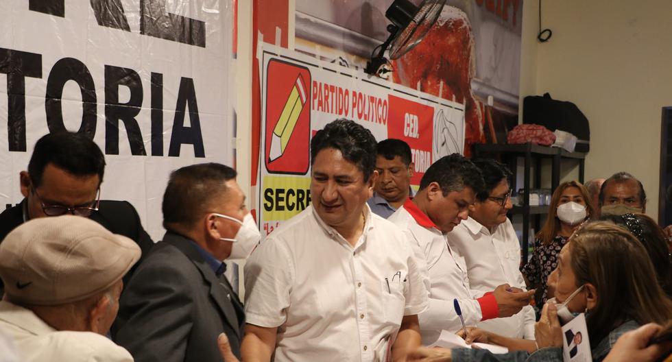 Cerrón participó la semana pasada en un evento de formación política de su partido. En la cita reiteró su objetivo de cambiar la Constitución.