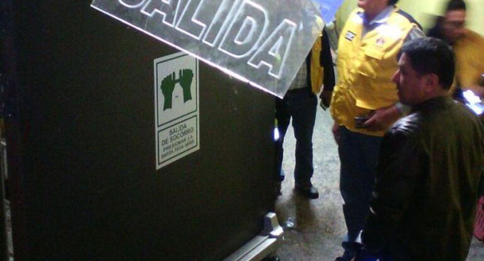 Lima: Cine Star: parte del techo de una sala se cayó en plena función