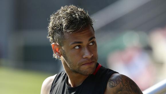Jugadores  del FC Barcelona desean que la novela de su fichaje al PSG  se acabe de una vez, pues ellos ya hicieron lo posible para persuadir a Neymar para que se quede en el club. Foto: AP