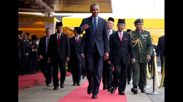 Obama llega a Malasia, tercera estación de su gira asiática  - 4