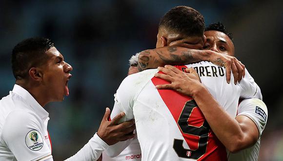 Alex  Sandro, defensor de Brasil, se manifestó sobre el crecimiento de Perú en la Copa América 2019, que le permitió llegar a la final del torneo (Foto: AFP)