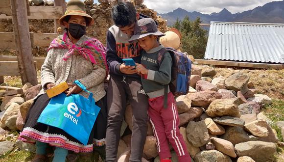 Centro Poblado de Huatabamba en Cusco contará con conexión a internet por primera vez. Anteriormente,  brindaron conectividad al Centro Poblado de Cochayuc en la sierra de  Piura.