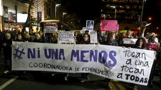 Miles de uruguayos marchan contra el feminicidio [VIDEO]