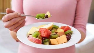 ¿Es bueno o malo comer fruta como postre?