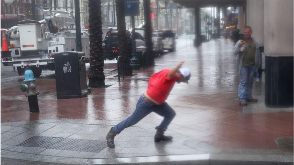 El huracán Ida tocó tierra en el estado de Luisiana, en el sur de Estados Unidos, como una tormenta de categoría 4 en la escala Saffir-Simpson. Sus vientos eran de hasta 240 kilómetros por hora, uno de los fenómenos más poderosos que haya impactado en esa región. (GETTY IMAGES).