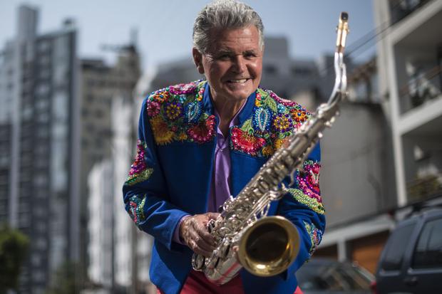 With 72 years in tow, and more than 60 years playing the saxophone, Jean Pierre Magnet continues to overflow with creativity.  (Photo: Elias Alfageme / GEC)
