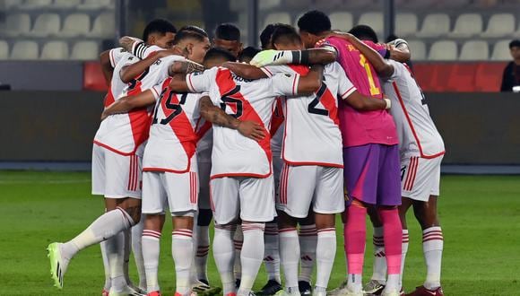 La selección peruana ya está en Chile para enfrentar un nuevo partido por las Eliminatorias 2026. (Foto: AFP)