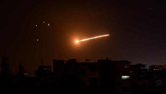 Se registran disparos de misiles atribuidos a Israel cerca de la capital de Siria, Damasco. (SANA / AFP).