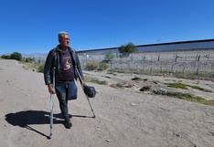 Con un solo pie, un venezolano llega a la frontera de México en busca de una prótesis en EE.UU.