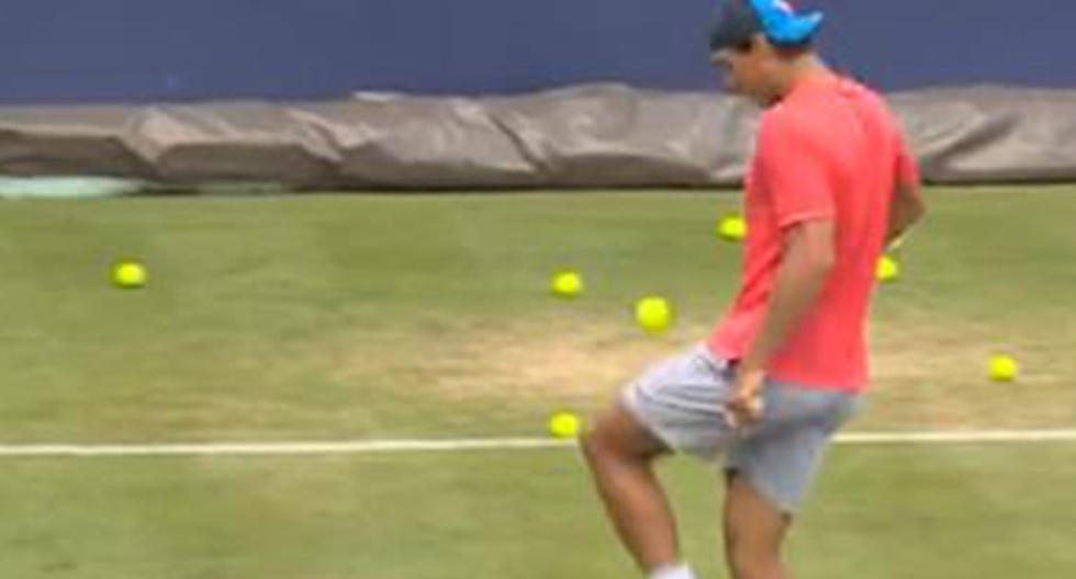 Rafael Nadal dominando pelotas de tenis. (Foto: Captura de imagen)