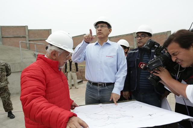 Presidente Martín Vizcarra inspeccionó obras de agua y alcantarillado en el Rímac. (Foto: Anthony Niño de Guzmán/ El Comercio)