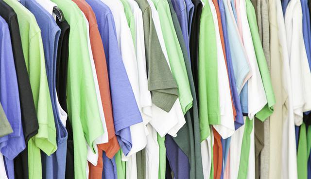 Empieza por la ropa. El método KonMari nos invita a ordenar desde lo más sencillo hasta lo más complicado. Y lo más fácil de desechar, según la experta, es la ropa. (Foto: Shutterstock)