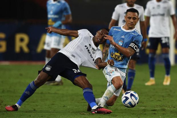 La revancha entre Cristal y Emelec se jugará el próximo miércoles en Guayaquil. | Foto: AFP