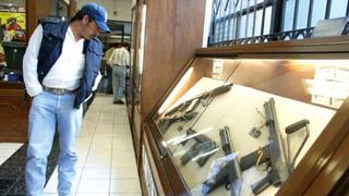 Mexicanos compraron un arma cada hora durante el 2015