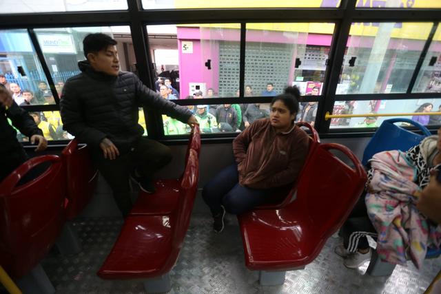 Transportistas de la empresa Chalacos Unidos se enfrentó en más de una oportunidad al personal de la Municipalidad de Lima. (Foto: Hugo Pérez/El Comercio)