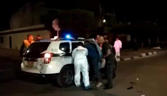 La víctima de un tiroteo 'revive' cuando iban a trasladar su cuerpo a la morgue. Ocurrió en Cali, Colombia. (YouTube / Noticias Caracol)