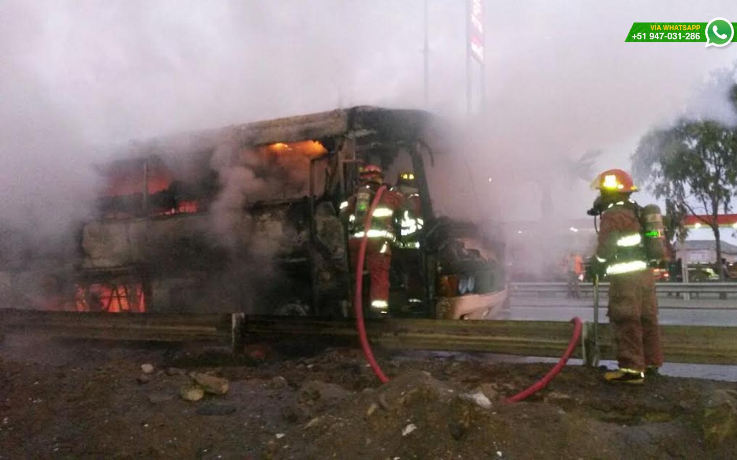Bus en marcha y con pasajeros se incendió en Panamericana Sur - 4