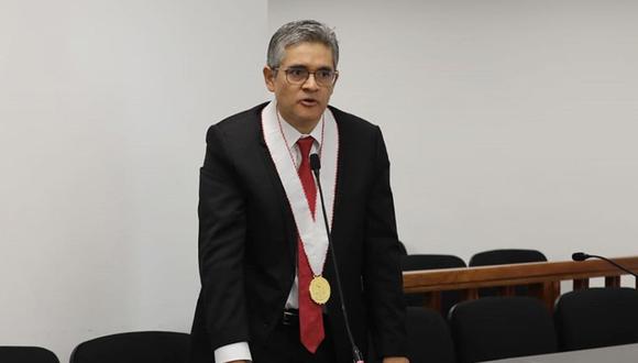 El fiscal José Domingo Pérez fue agredido por integrantes de colectivos en los exteriores del Ministerio Público. (Foto: Poder Judicial)