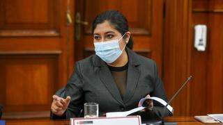 Betssy Chávez pide a Corpac y controladores aéreos dialogar para evitar huelga