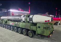 Corea del Norte muestra al mundo su nuevo y mayor misil balístico intercontinental