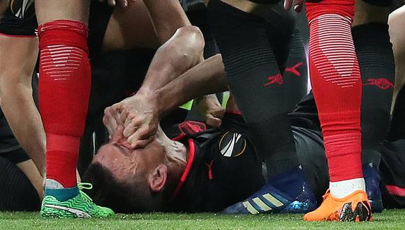Laurent Koscielny sufrió una lesión ante Atlético de Madrid y, por los gestos del francés, pareció que fue de gravedad. (Foto: Reuters)