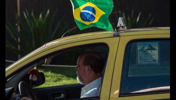 Sao Paulo prohíbe a taxistas usar bermudas y hablar de fútbol