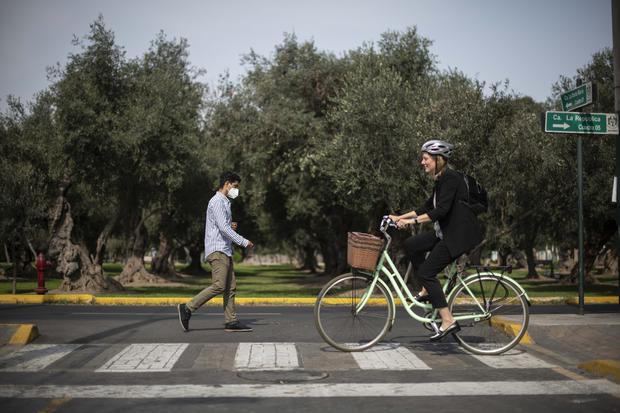 La embajadora de Suecia en Perú, Maria Cramér, es una activa promotora del uso de bicicleta. Todas las mañanas, la diplomática llega a su trabajo en bici.