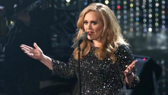Adele interrumpió concierto por petición de matrimonio [VIDEO]