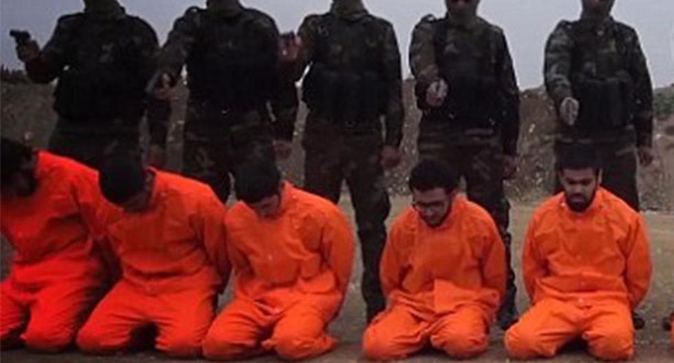 ISIS decapitó a 5 hombres acusados de colaborar con los kurdos y por apostasía en su feudo principal en Siria. (Foto: ISIS)