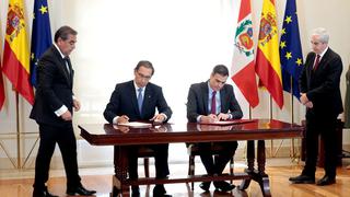 Martín Vizcarra firmó siete acuerdos de cooperación bilateral con España