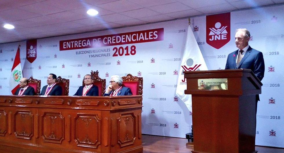 La ceremonia se realizó a las 11:00 horas en el auditorio de la sede del JNE. (Foto: Andina)