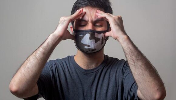 Un hombre aquejando un dolor de cabeza. | Imagen referencial: 
Usman Yousaf / Unsplash