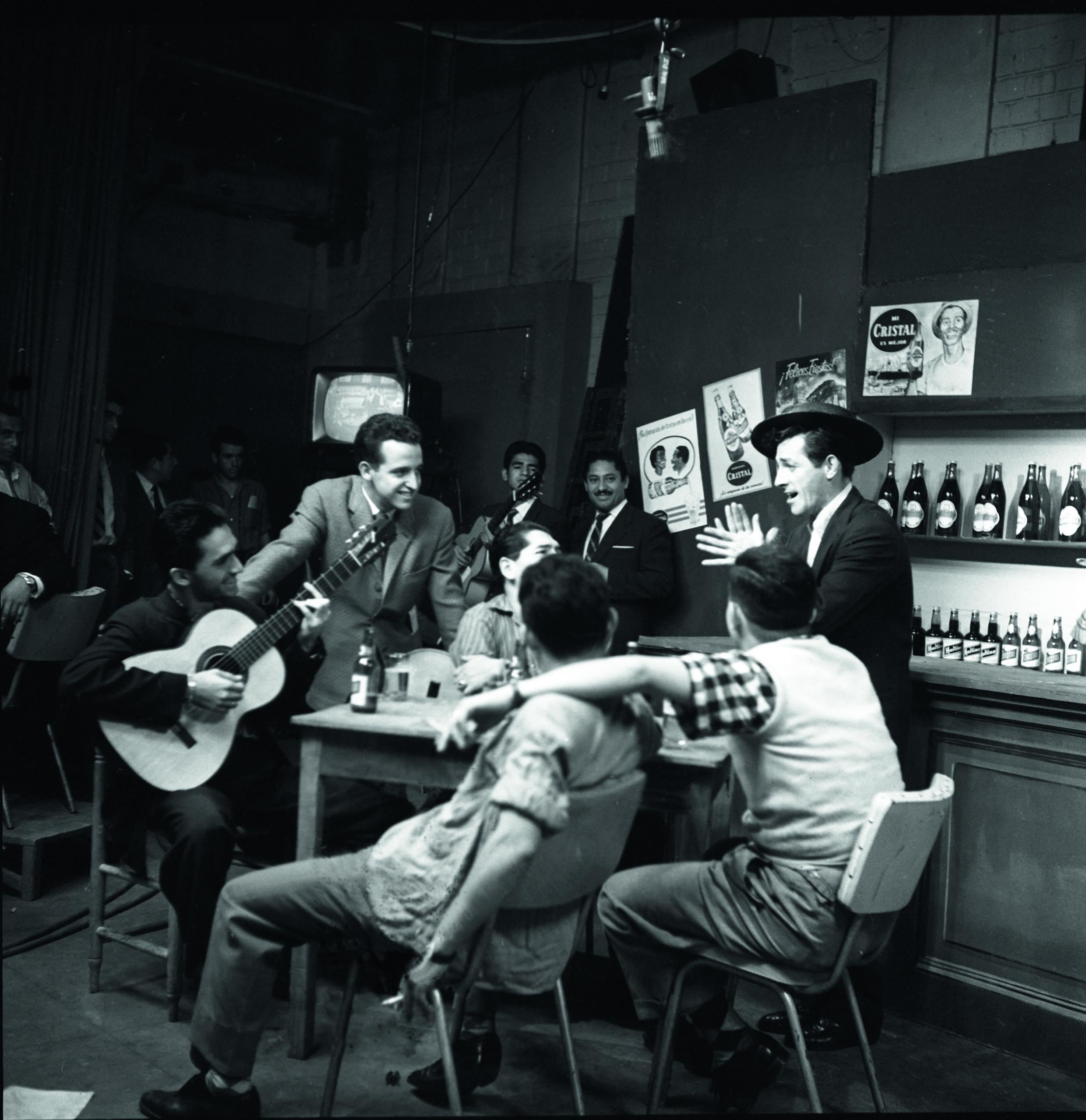 LIMA, 10 DE MAYO DE 1960

PROGRAMA DE TELEVISION "FESTIVAL DE LA CANCION CRIOLLA". 

FOTO: EL COMERCIO