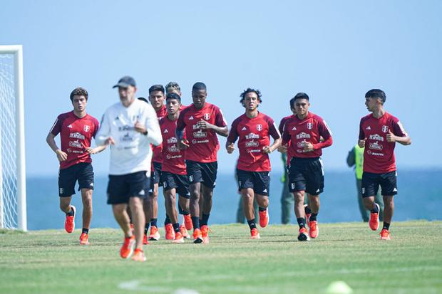 La selección peruana Sub-23 ya entrena en Venezuela. (Foto: FPF)