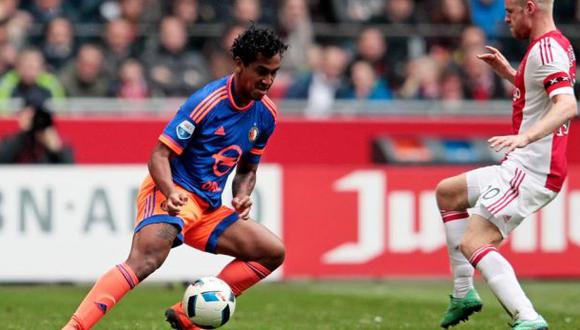 Renato Tapia debutó en el Feyenoord en duelo frente al Ajax