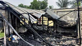 Colegiala provocó incendio que mató a 19 jóvenes en Guyana porque le quitaron el teléfono