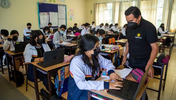 El Bono 950 beneficiará a más de 400 mil docentes. | Foto: Gobierno del Perú