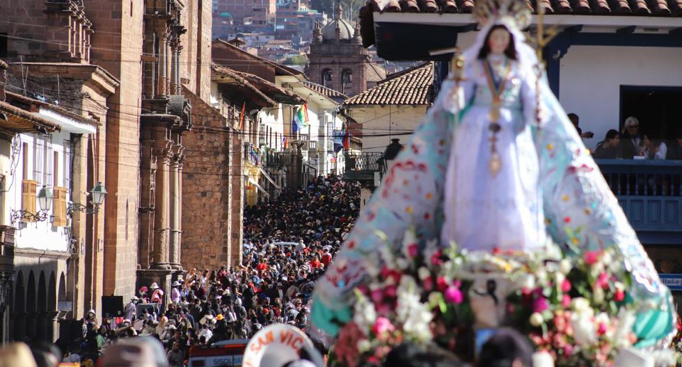 Cientos de peruanos y extranjeros se dieron cita en la plaza de Cusco para las celebraciones por la esperada fiesta del sol. (Foto: Melissa Valdivia/El Comercio)