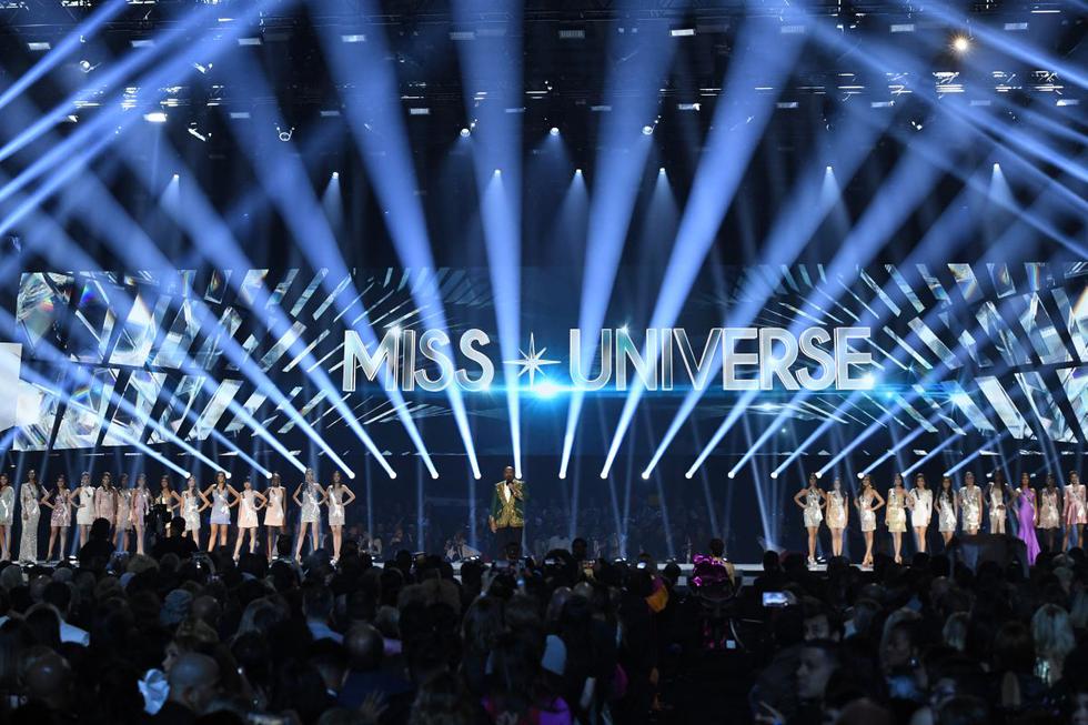 Este domingo 16 de mayo se llevará a cabo Miss Universo 2020 que decidirá quién será la sucesora de la Miss Universo 2019, Zozibini Tunzi. Pero antes que las aspirantes a la corona pisen las pasarelas, se tendrá que reducir el número de participantes al Top 21, las cuales serán elegidas no por sus facultades y talentos, sino por el número de votos conseguidos. En esta nota te explicaremos cómo votar. (Foto: Valerie Macon/AFP)