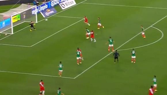 Perú vs México: cabezazo de André Carrillo tras centro de Renato Tapia y casi gol de la selección peruana en partido amistoso 2022 | Foto: captura