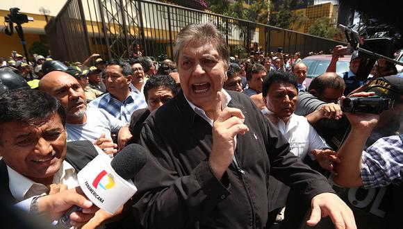 El ex presidente Alan García había denunciado que era víctima de interceptaciones telefónicas luego que tratara de buscar asilo en la residencia del embajador de Uruguay. (Foto: GEC)