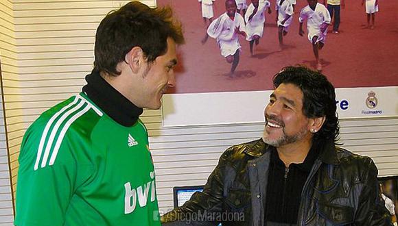 Diego Maradona compartió su encuentro con Casillas. (Foto: Facebook)