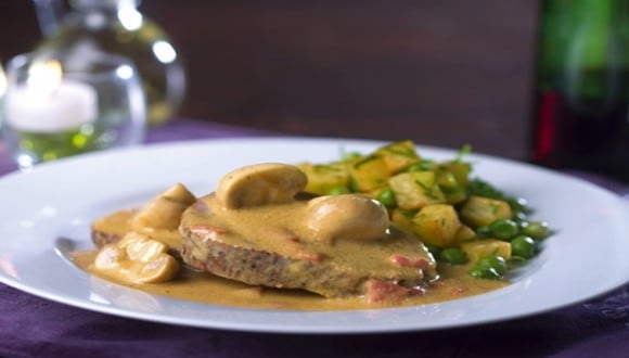 Asado a la crema con champiñones 