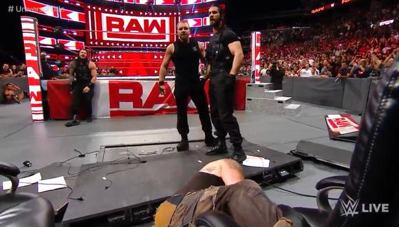 WWE RAW: Reigns fue protegido por The Shield y juntos destrozaron a Strowman. (Foto: WWE)