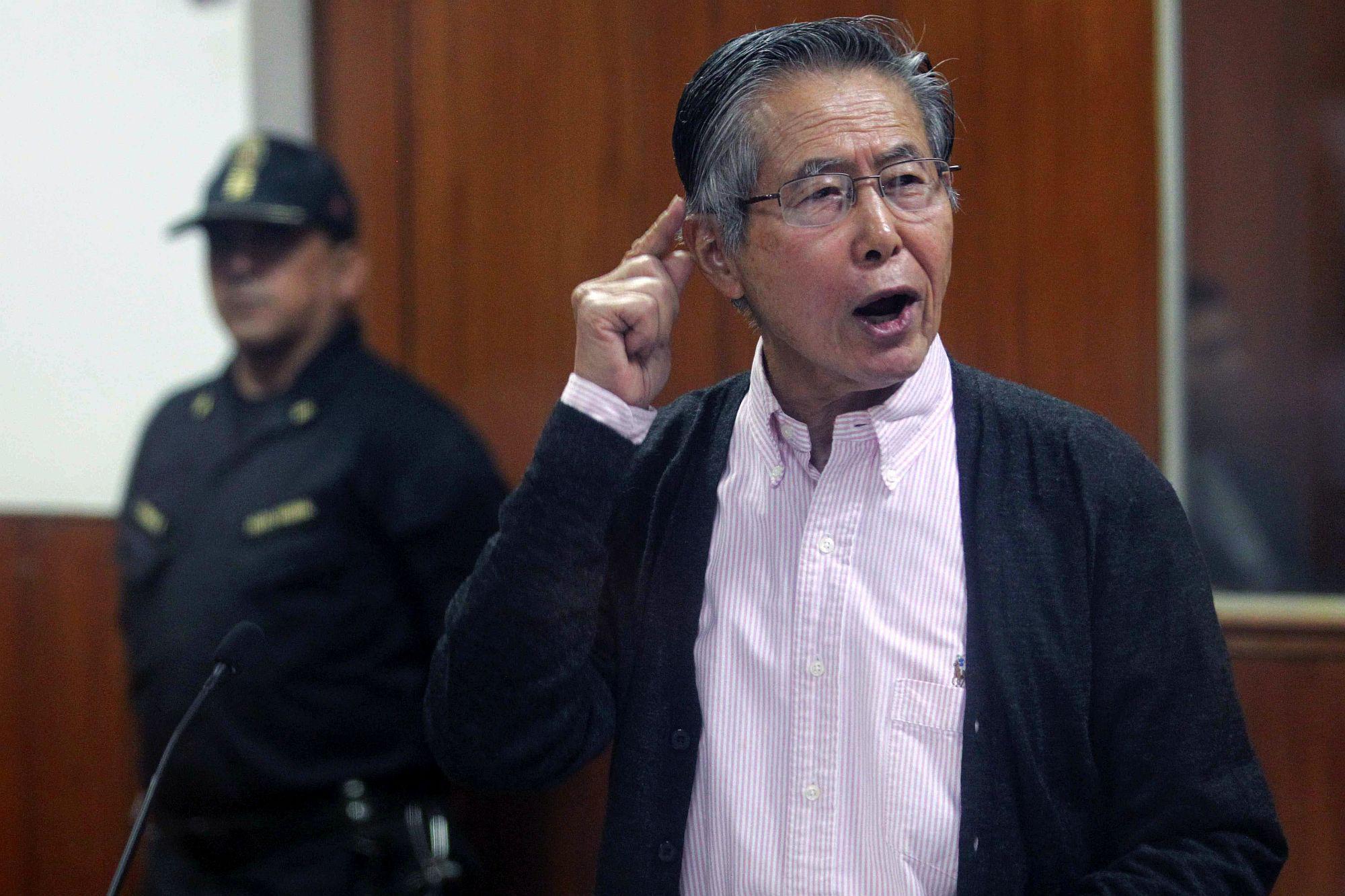 Con cuatro condenas judiciales y con su salud debilitada, Alberto Fujimori pasó preso 12 años hasta que recibió el indulto de Kuczynski en diciembre último. (Foto: EFE)