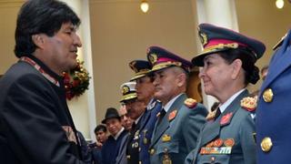 Bolivia nombra general a hija de quien capturó al Che Guevara
