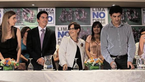 La ex alcaldesa de Lima Susana Villarán junto a su ex gerente general José Miguel Castro en una de las tantas actividades de la campaña de la No revocación. [Foto archivo El Comercio]