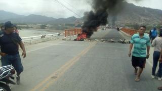 Lambayeque: manifestantes bloquean carreteras en Olmos