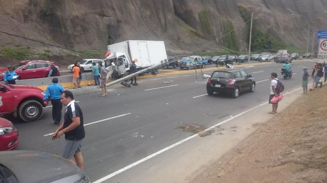 Accidente vehicular provocó gran congestión en la Costa Verde - 4