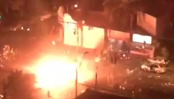 Chile: Helicóptero policial explota tras ser embestido [VIDEO]